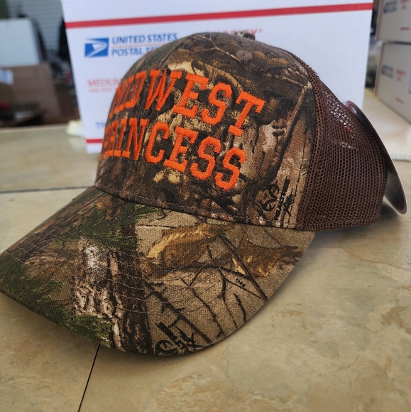 Midwest Princess Camo Hat Chappell Roan - Picture 4 of 4